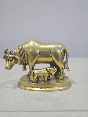 Kamdhenu Cow and Calf Idol Statue for Vastu Balancing